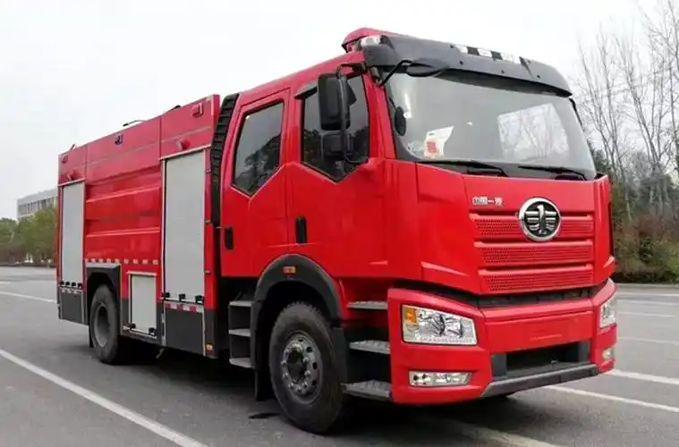 一汽解放8吨多功能主站城市消防车_解放8吨消防救援灭火消防车配置